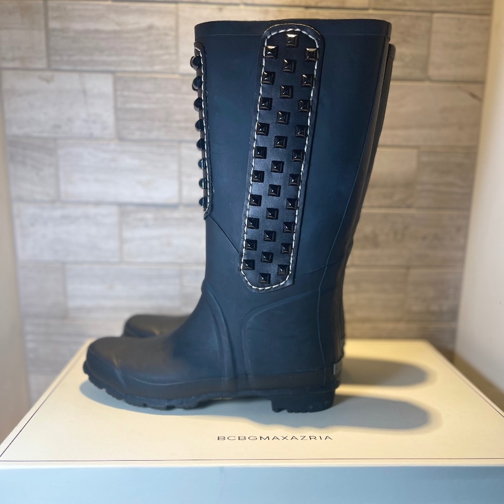 BCBG Maxazria Vintage Matte Rubber Studded Rain Boots Sz 9
